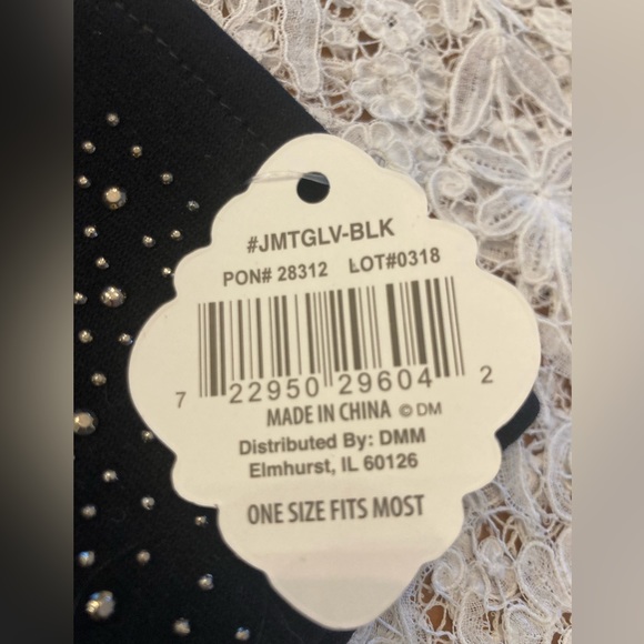 COPY - NWT EMBELLISHED Gloves Jack & Missy fleece lined texting gloves BLACK FA… - Picture 3 of 10